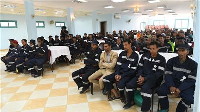  قنا| لجان متخصصة لتوعية العاملين بالسلامة والصحة المهنية
