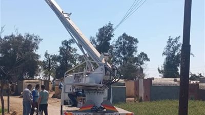 متابعة ميدانية لأعمال صيانة كشافات الإنارة بشبراخيت