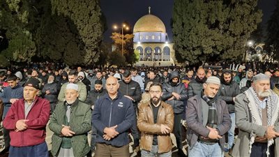 70  ألف مصلي يؤدون صلاتي العشاء والتراويح بالأقصى 