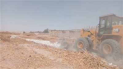 إزالة 15 حالة تعدى على أراضي أملاك الدولة بأبو مناع غرب بدشنا