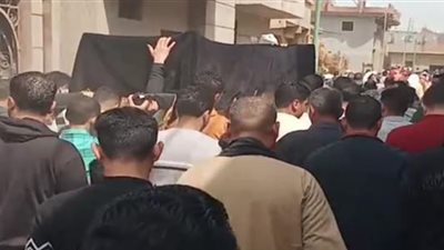 تشييع جثمان الشيخ المبتهل فوزي عبد الغفار بمسقط رأسه في دمنهور