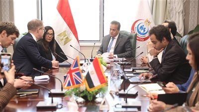 مصر والمملكة المتحدة تبحثان تعزيز التعاون الصحي ودعم غزة
