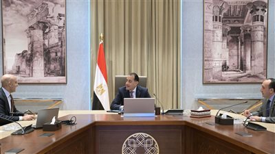 رئيس الوزراء يتابع مع وزير التربية والتعليم عددًا من ملفات العمل