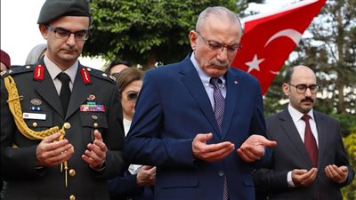 بالصور.. السفير شن يشارك في الاحتفال بذكرى يوم الشهداء الأتراك لنصر معركة 