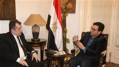 وزير الثقافة يلتقي سفير أرمينيا لبحث سبل تعزيز التعاون الثقافي 