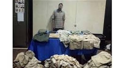 ضبط 3 مالكى محلات لحيازتهم كميات كبيرة من الإكسسوارات العسكرية المختلفة فى القاهرة