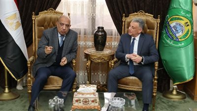  عصمت يبحث مع محافظ الإسماعيلية افتتاح عدد من المشروعات الخدمية