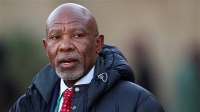 محافظ البنك المركزي بجنوب أفريقيا يكشف قرار سعر الفائدة 