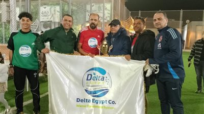 فريق قدامى الأهلى يفوز على قدامى الزمالك ٥-٢ في مباراة استعراضية بينها