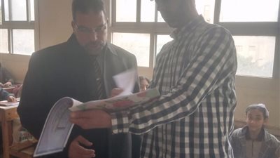 وكيل مديرية التعليم بالدقهلية يتفقد إدارة شرق المنصورة 