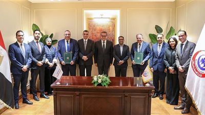 وزير الصحة يشهد توقيع مذكرة تفاهم  لإنشاء أول مركز لتطوير وتحسين أجهزة الأشعة 