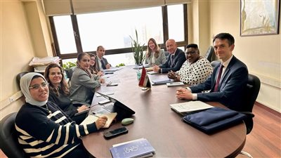 مصر وبريطانيا تبحثان تعزيز التعاون في مكافحة الهجرة غير الشرعية 