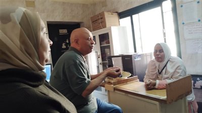 مكافاه ممرضتين و مجازاة طبيب بشري في جولة لوكيل صحة الفيوم 