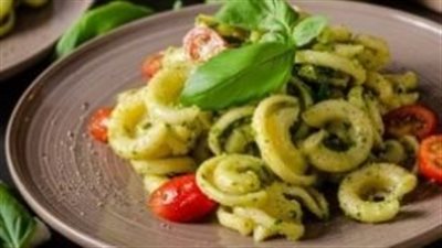 طريقة تحضير مكرونة بالكوسا وصوص الأفوكادو