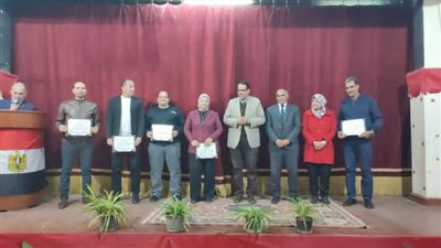 وكيل تعليم الغربية يكرم المدارس الفائزة في التقييم الجمهوري 