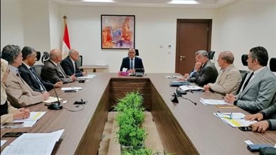 نائب وزير الإسكان يتابع مشروعات الصرف الصحي بعد تشكيل لجنة لمتابعة المشروعات