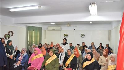 عميد تجارة طنطا يكرم الأمهات المثاليات على مستوى الكلية