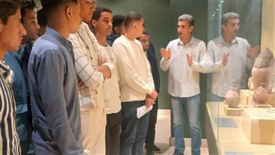 طلاب كلية الآثار في جولة إرشادية للتعرف على مقتنيات متحف سوهاج القومي