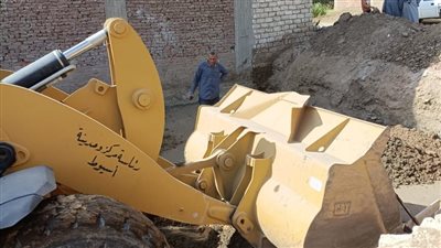 محافظ أسيوط: استمرار الجهود للتصدي للتعديات وإزالة 16حالة تعدٍ بأسيوط والغنايم