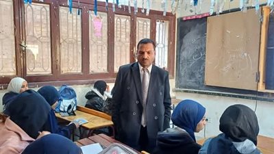 مدير عام التعليم بأبوتشت يتابع سير الدراسة بالثانوية بنات 