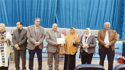 تعليم الفيوم  ينظم حفل تكريم للامهات المثاليات
