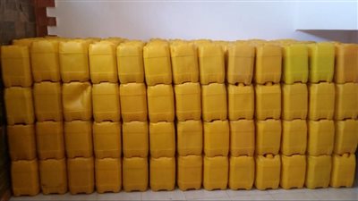 ضبط 5630 كيلو زيت طعام مجهول المصدر بالفيوم 