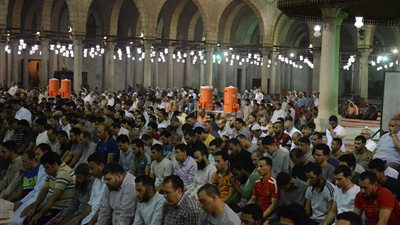 الوســـــطية.. منهـــــج حيـــــاة وتوازن ربــــانى