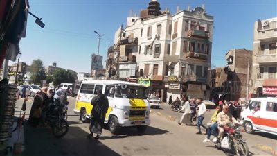 مصرع وإصابة 8 ومدير الأمن يترجل بميدان الساعة فى قــنا