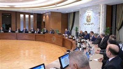 مدبولى يشدد للمحافظين على أهمية تفعيل غرف الأزمات والطوارئ بالمحافظات 