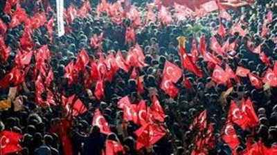 فرنسا: احتجاز رئيس بلدية اسطنبول يعد مساسًا بالديمقراطية