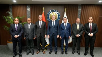 وزير البترول يشهد الجمعية العامة لشركة الشرق الأوسط للصهاريج وخطوط الأنابيب