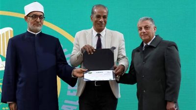 محافظ الإسماعيلية يشهد حفل تكريم الفائزين بمسابقة جسور المحبة للقرآن الكريم