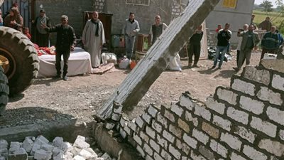 استمرار حملات الإزالة الفورية للتعديات والبناء المخالف بمركزى دمنهور وأبو حمص