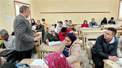 وكيل تعليم البحيرة يتابع أعمال لجنة تظلمات نتيجة الإعدادية 