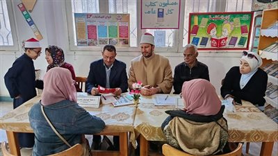 رئيس الإدارة المركزية الازهرية يتابع مسابقة تحدي القراءة العربي بالإسكندرية 
