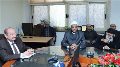 الصرف الصحي وممثلي الديانات تبحث المشكلات البيئية والصحية التي يواجهها سكان المناطق النائية