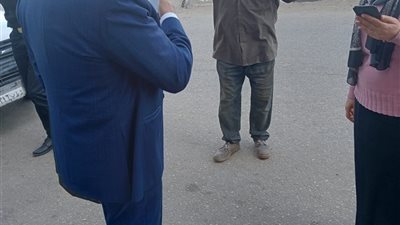 محافظ الدقهلية يضبط نباش قمامة ويوجه بمصادرة الكارو الخاص به  