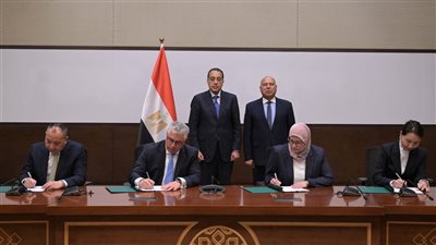 مدبولى يشهد عقد إنشاء مجمع شين فينج (Xin Feng) المتكامل للصناعات المعدنية