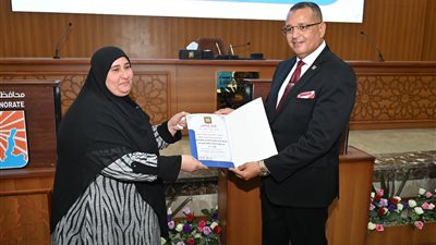 محافظ جنوب سيناء يكرم الأمهات المثاليات على مستوى مدن المحافظة