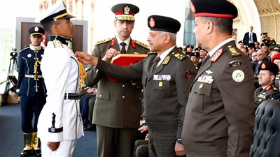وزير الدفاع يشهد حفل إنتهاء فترة الإعداد العسكري لطلبة الأكاديمية العسكرية المصرية والكليات العسكرية