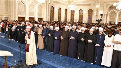 مساجد مصر تتزين بالمصلين في ليلة السابع والعشرين من رمضان