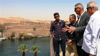 محافظ أسوان يتفقد جاهزية الحدائق العامة لإستقبال عيد الفطر 