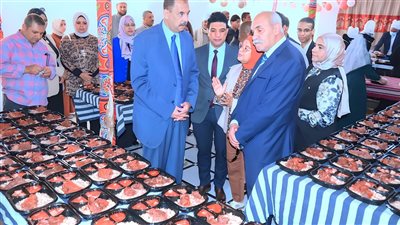 محافظ سوهاج يتفقد فعاليات مبادرة 