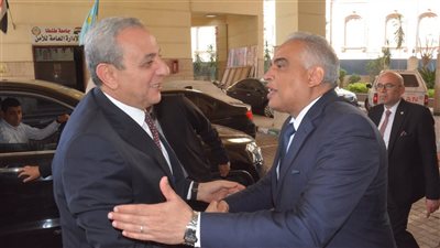 محافظ الغربية يهنئ الدكتور محمد حسين برئاسة جامعة طنطا