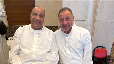 الخطيب ومصيلحى يؤديان مناسك العمرة 