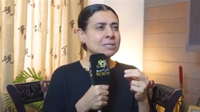 استقبل القبلة.. نشوى مصطفى تروي اللحظات الأخيرة في حياة زوجها (فيديو)