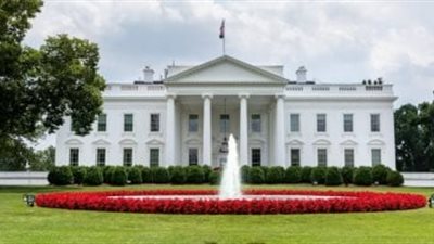 طفل يتسبب في موقف محرج بعد أن تسلل للبيت الأبيض  (تفاصيل)