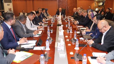 وزير الصناعة يتابع تقدم أعمال الترفيق بتوسعات المناطق الصناعية في العديد من المدن 