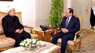 الرئيس السيسي يجري اتصالًا هاتفيًّا بشيخ الأزهر للاطمئنان على صحته