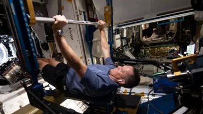 كيف يؤثر السفر إلى الفضاء على جسم الإنسان؟